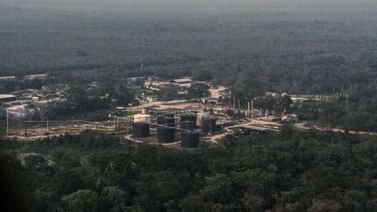 El conflicto entre la petrolera Perenco y el gobierno de Guatemala, se centra en la explotación de petróleo en área protegida en Petén