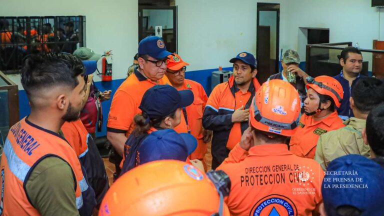 Uno de los principales objetivos de esta evaluación es determinar si existen condiciones de riesgo que requieran evacuar a las personas.