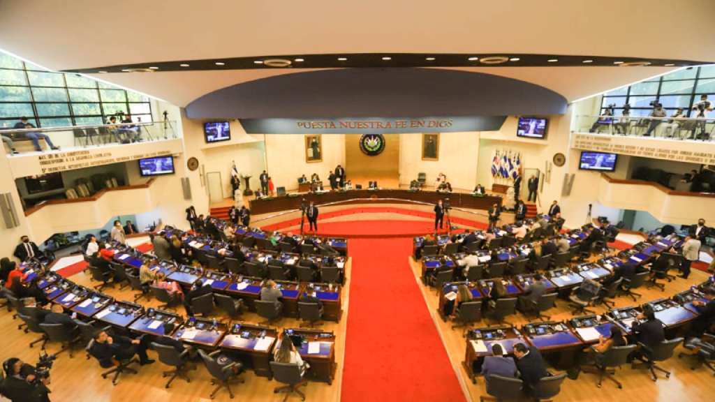 Los legisladores aprobaron, con 60 votos, la Ley Especial de Beneficios y Protección para la Diáspora y Personas en Movilidad Humana,.