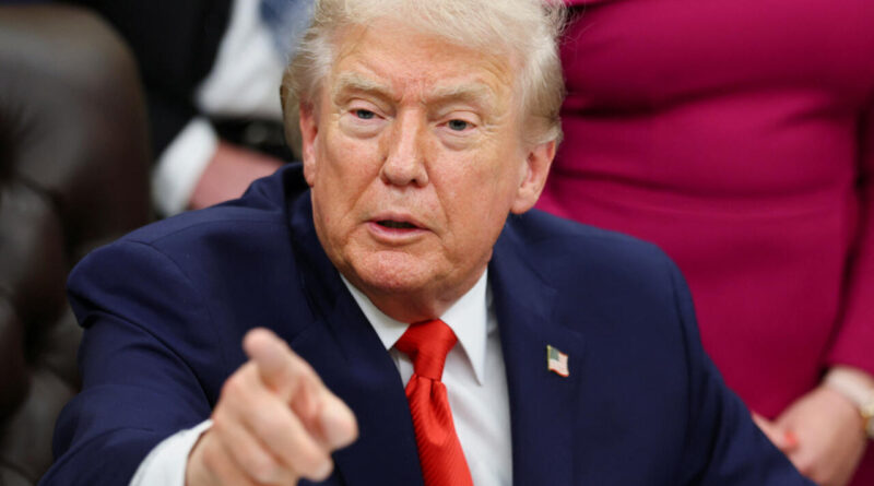 2025-12-12T233443Z-1809967390-RC2AFIARPT51-RTRMADP-3-USA-TRUMP-800x445