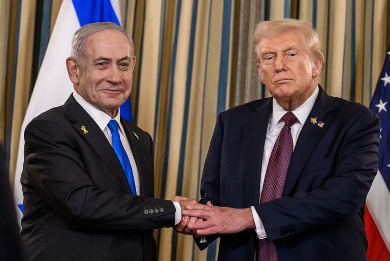 President_Donald_Trump_and_Israeli_Prime_Minister_Benjamin_Netanyahu_hold_a_joint_press_conference_cropped