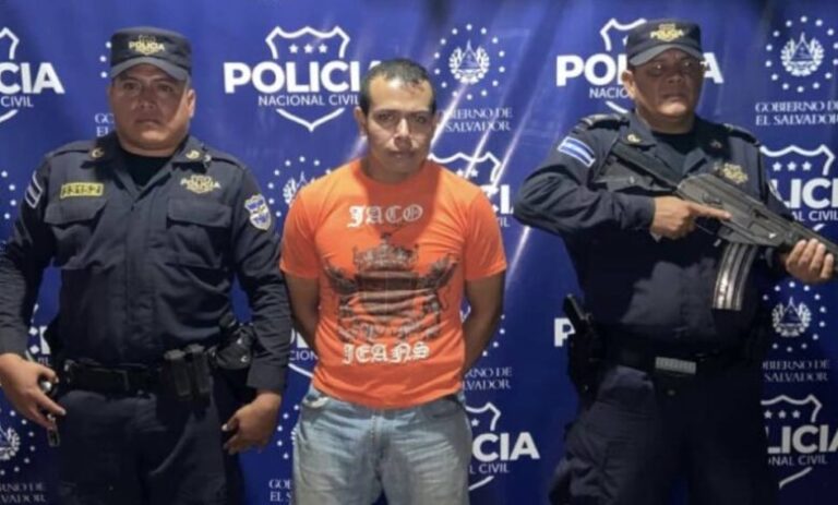 La-PNC-captura-a-hombre-por-intimidar-a-un-empleado-de-una-empresa-de-telefonia-en-Apopa-780x470