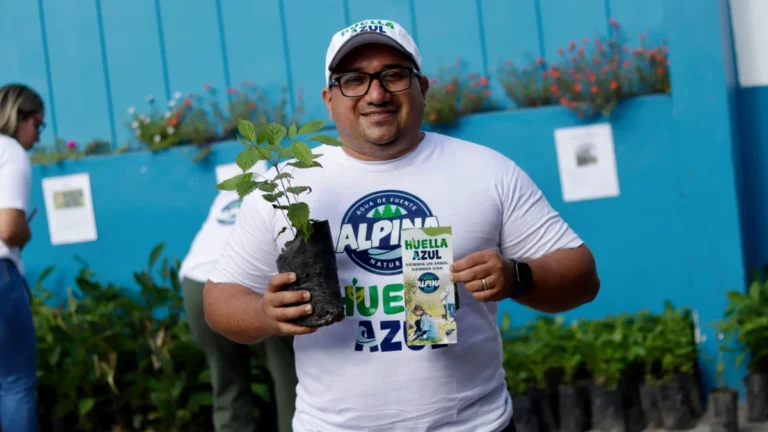 Agua Alpina impulsó jornadas de reforestación, reciclaje y limpieza de playas en El Salvador
