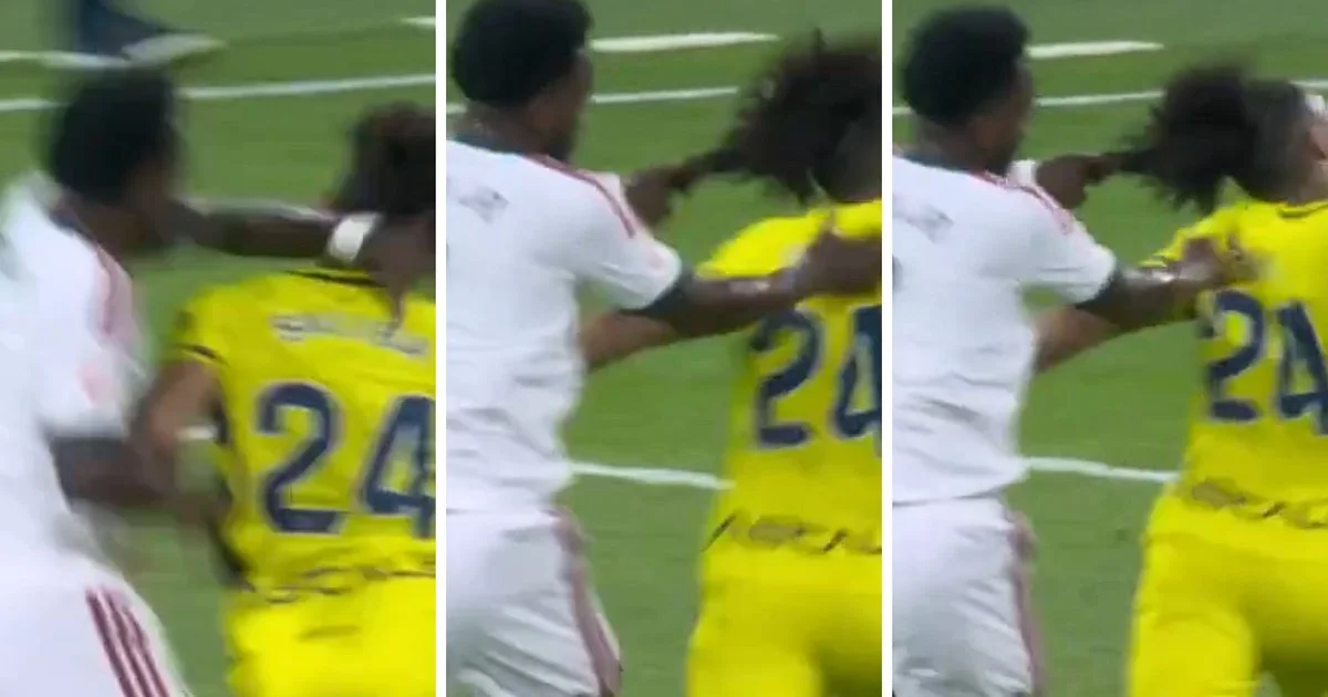 vinicius-celebra-un-gol-pero-termina-expulsado-por-jalarle-el-pelo-a-un-jugador-del-villarreal_3605ec3f-4c80-47c5-9049-7d87f9b6b922_medialjnredespreviewcrop